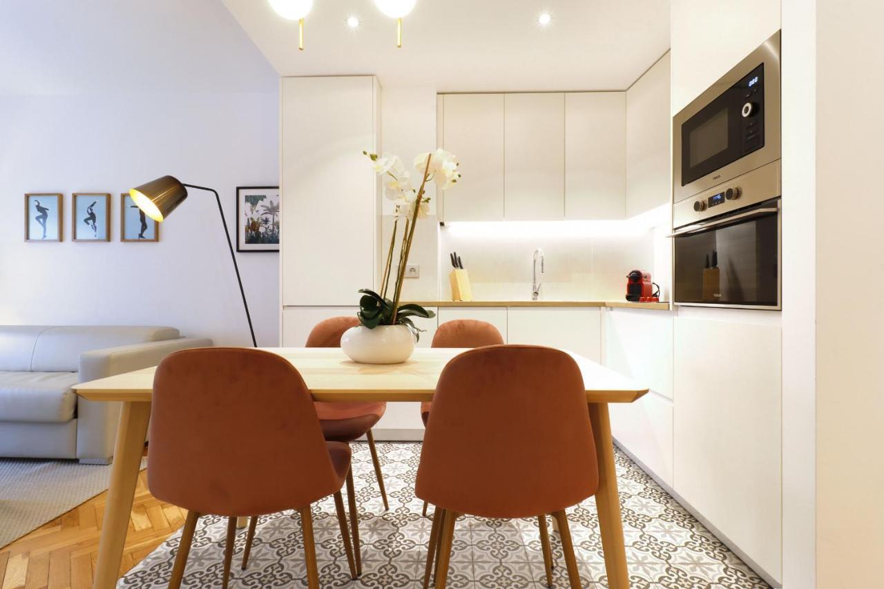 Royal Madrid Apartment Ngoại thất bức ảnh