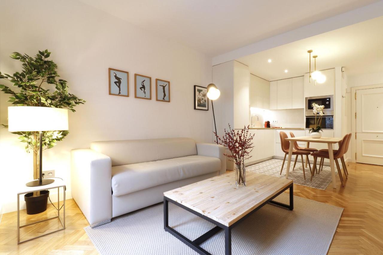 Royal Madrid Apartment Ngoại thất bức ảnh