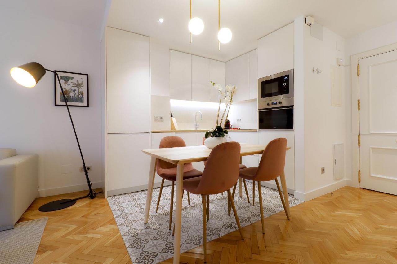 Royal Madrid Apartment Ngoại thất bức ảnh