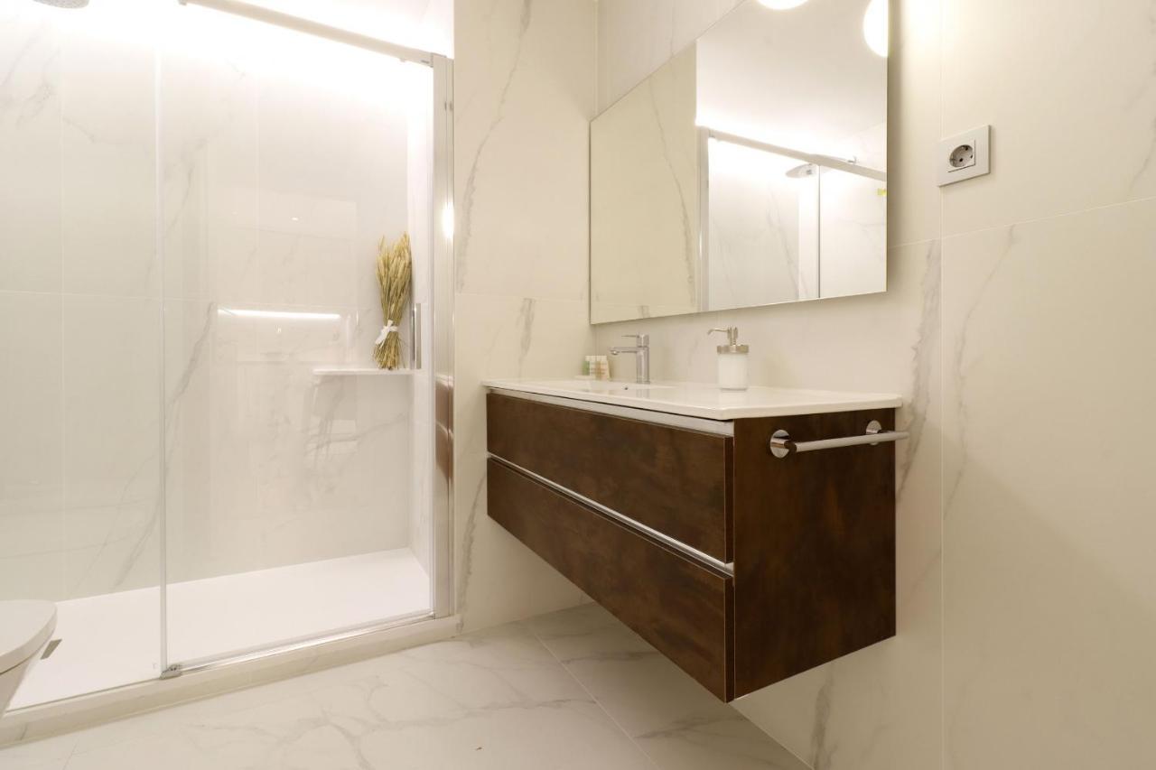 Royal Madrid Apartment Ngoại thất bức ảnh