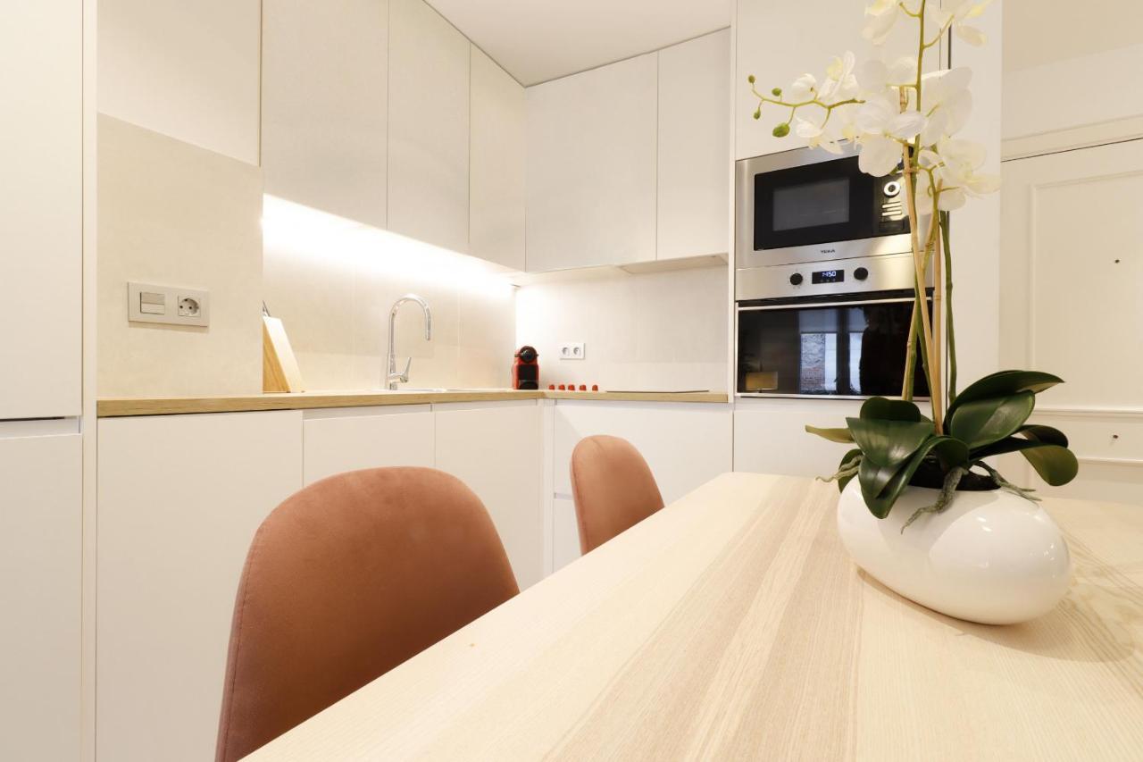 Royal Madrid Apartment Ngoại thất bức ảnh